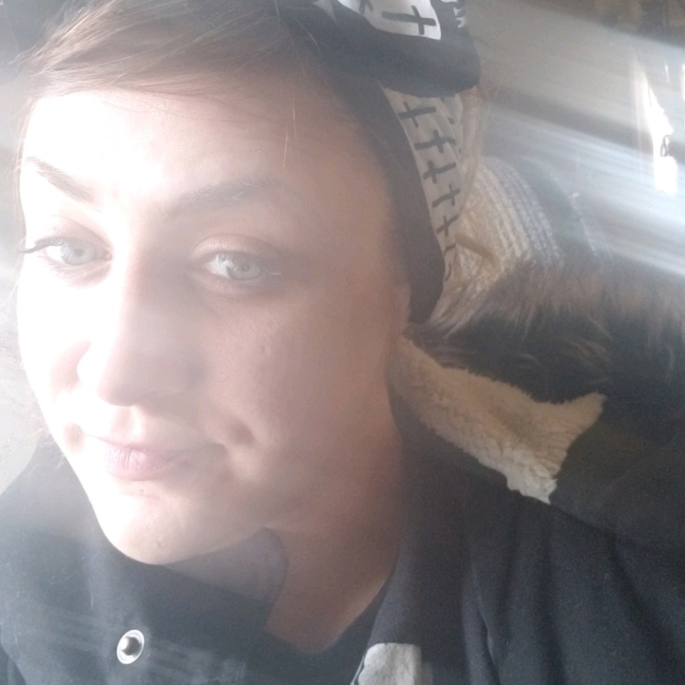 Meet your Posher, Alicia